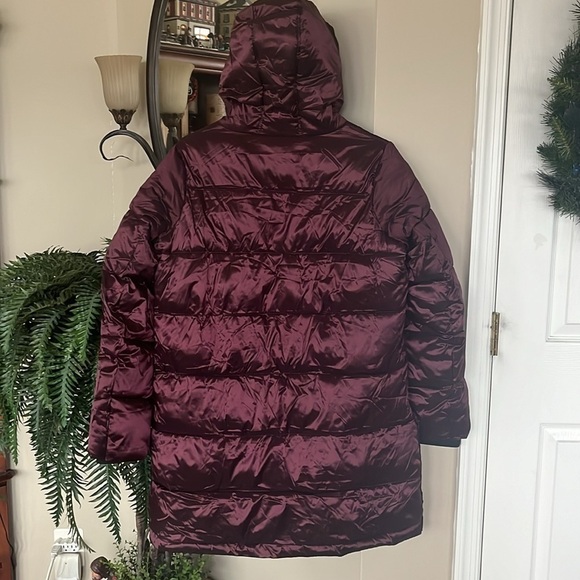Brand New Sam Edelman Hooded Funnel Zippered Puffer Coat Jacket Burgundy Sheen - Picture 8 of 13
